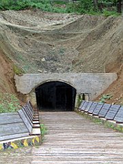 13303_Wejscie_do_podziemi