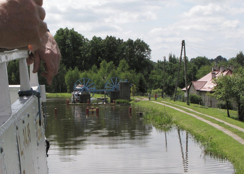 2012-07-02_12-00-19_IMG_x26991_cr.jpg -                                