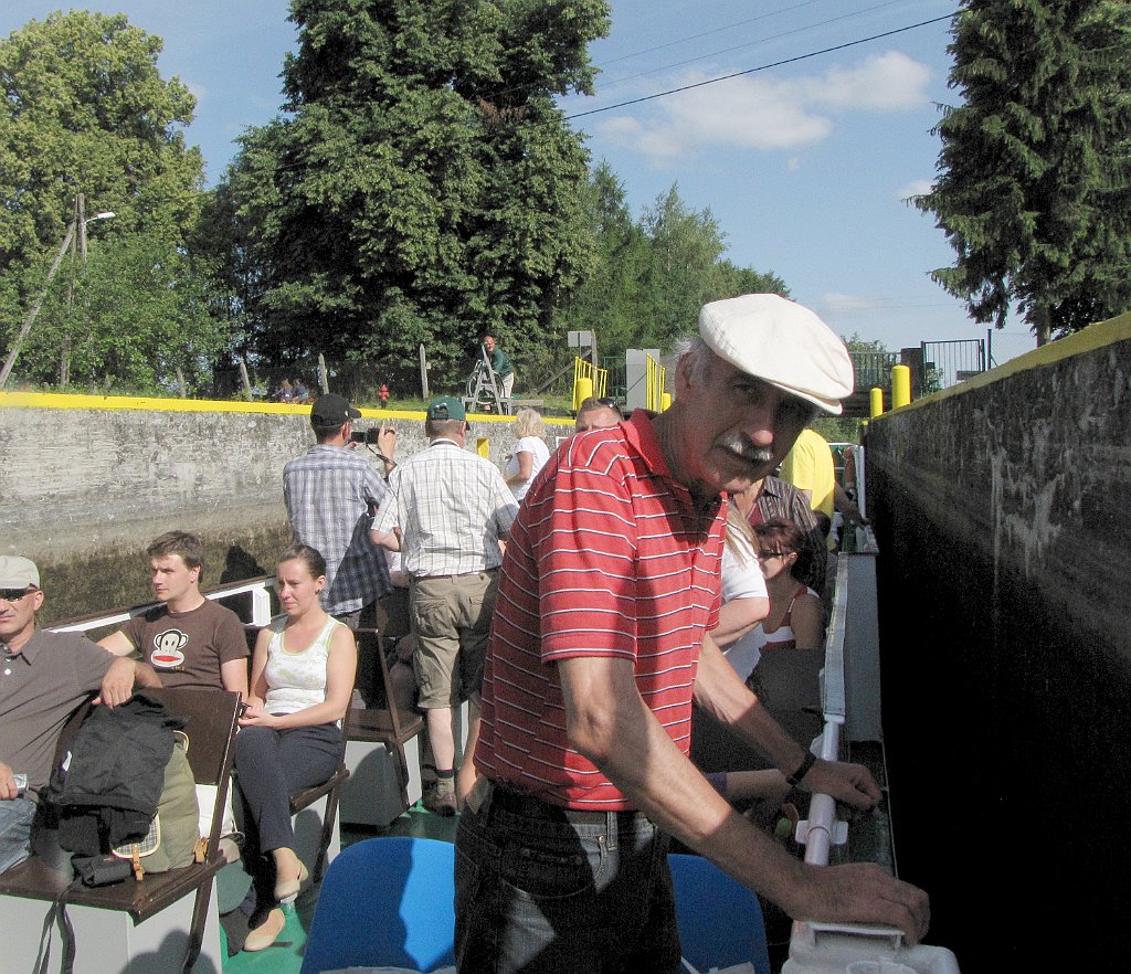 2012-07-02_16-34-19_IMG_x27131_cr.jpg -                                